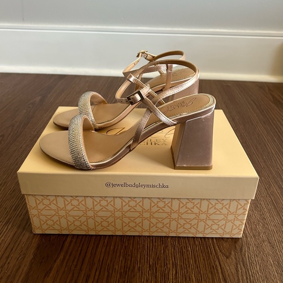 Jewel Badgley Mischka ‘Earlene’ - Picture 8 of 13